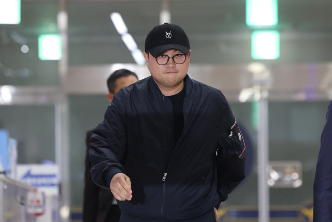 경찰 출석 김호중...음주 뺑소니 전후 이용 차량 3대 블랙박스 '증발'