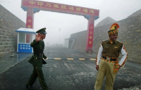 중국·인도 군인들 국경에서 주먹 싸움...인도군 4명, 중국군 7명 부상