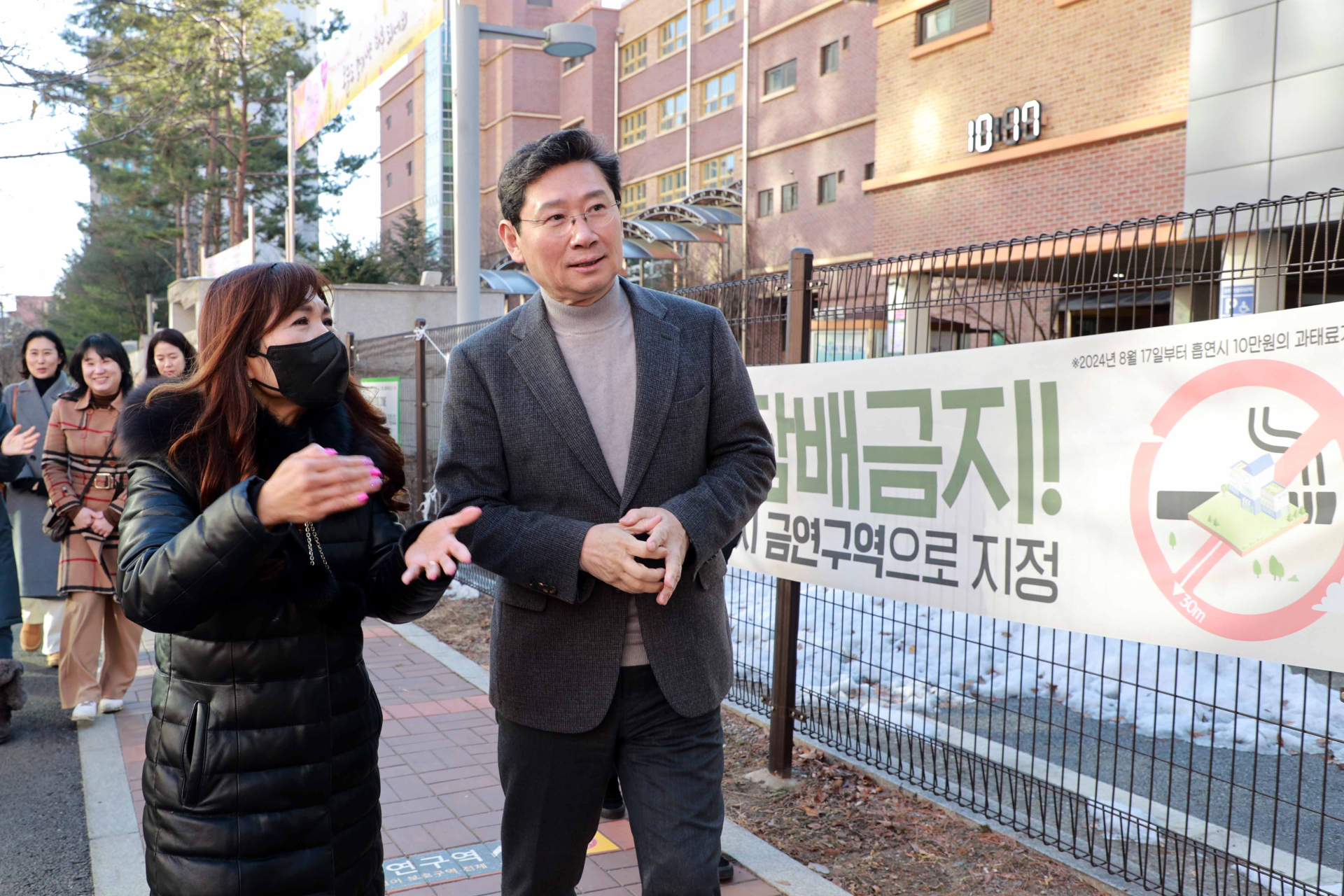 이상일 용인시장, 수지·기흥구 7개 학교 통학로 및 시설개선 현장 점검